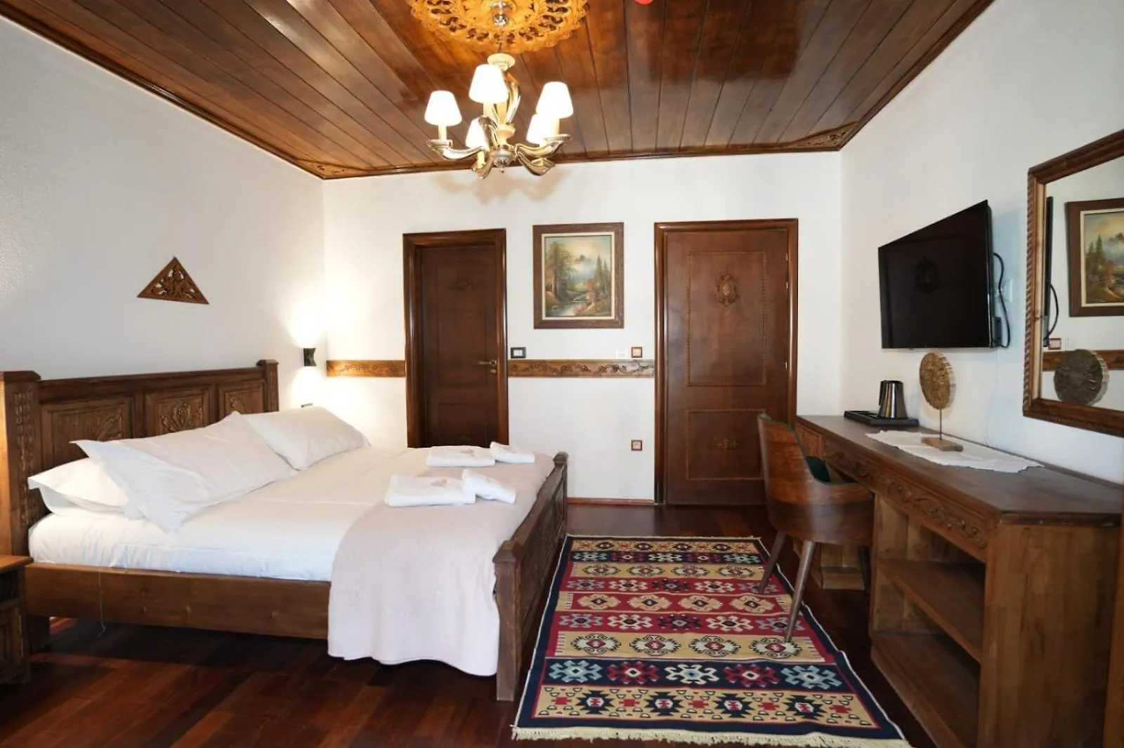 City Street Hotel Gjirokaster