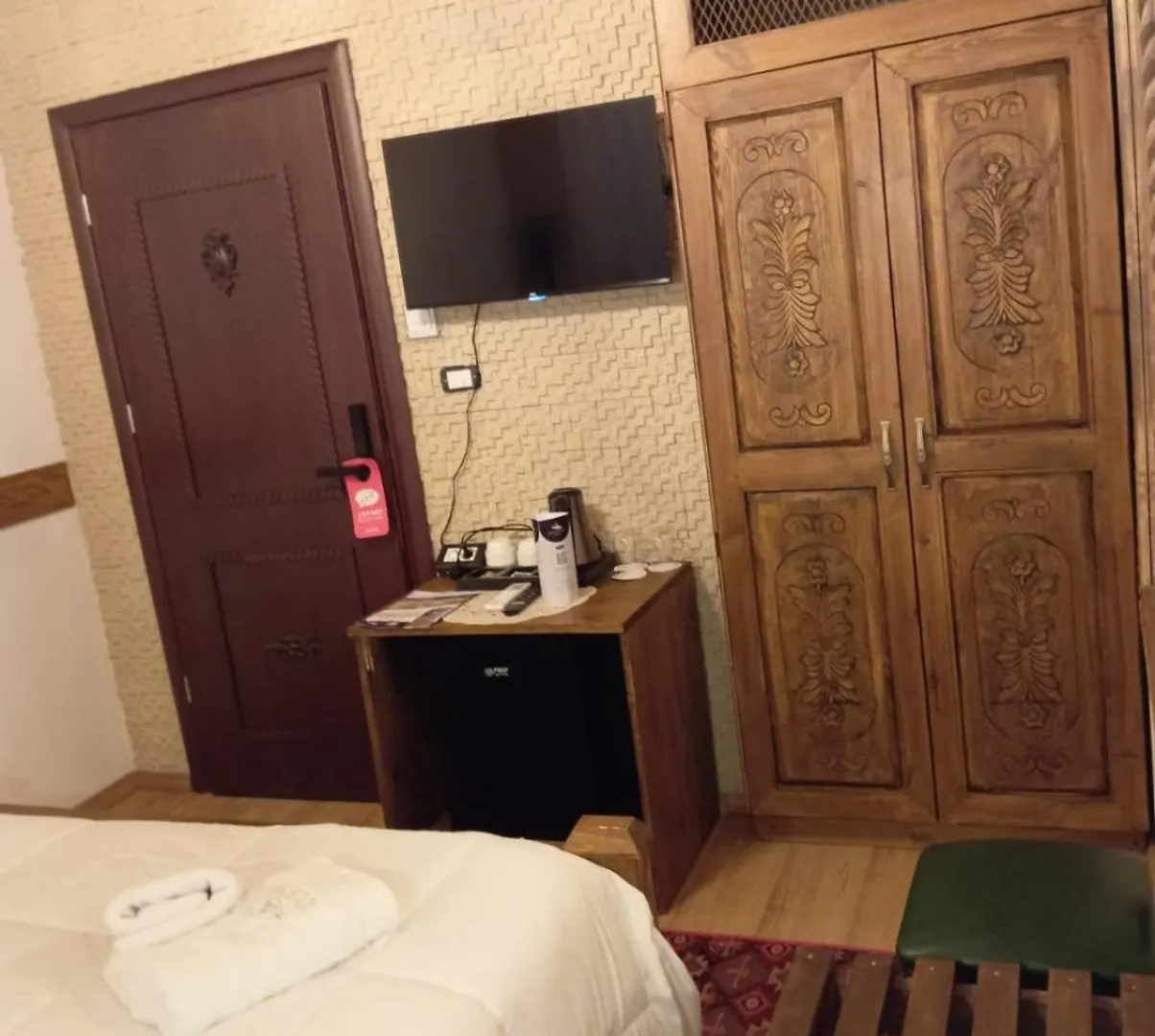 City Street Hotel Gjirokaster